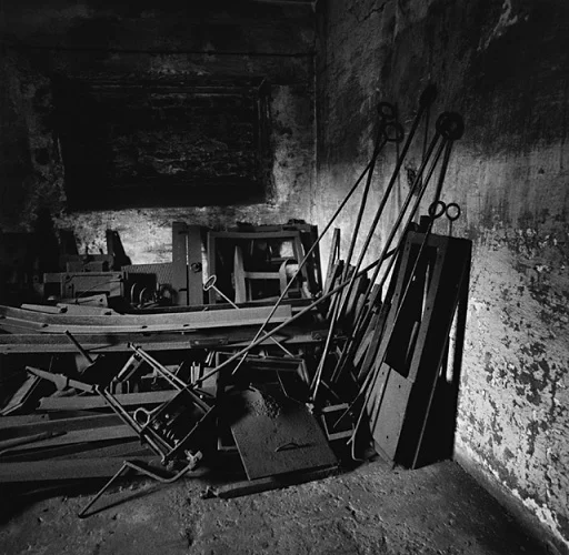 Ruins Textured High Contrast Mysterious Atmospheric