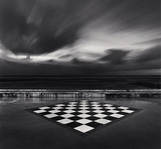 Seascape Dramatic High Contrast Checkerboard Patterned Floor
