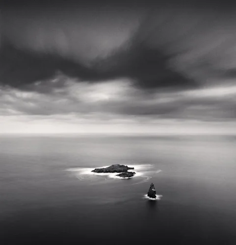 Seascape Dramatic Minimalist High Contrast Mysterious Atmospheric