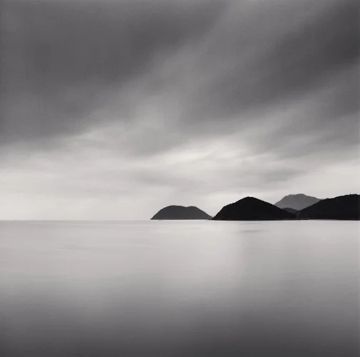 Seascape Minimalist High Contrast Serene Mysterious