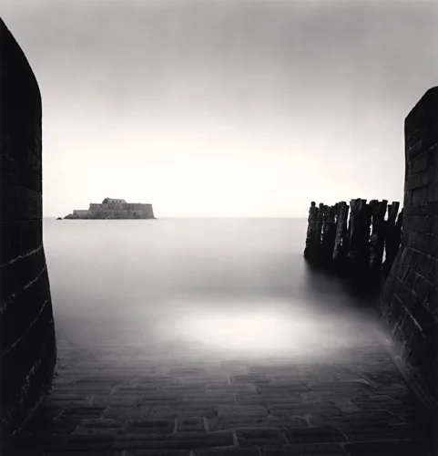 Seascape Minimalist Textured High Contrast Mysterious Atmospheric