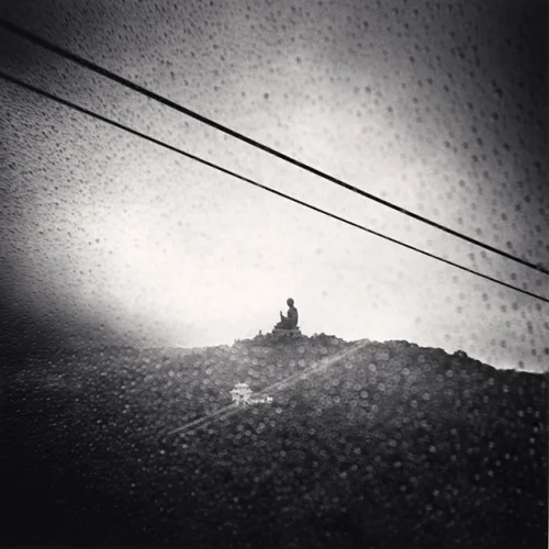Statue Dramatic High Contrast Atmospheric Mysterious
