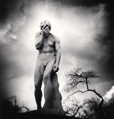 Statue Dramatic High Contrast Moody Mysterious