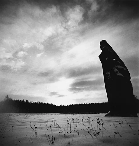 Statue Dramatic High Contrast Mysterious Atmospheric Timeless