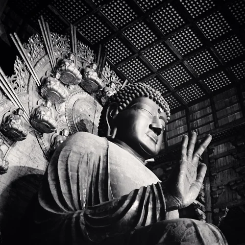 Statue Dramatic High Contrast Textured Mysterious