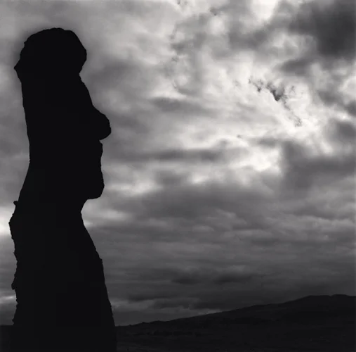 Statue Dramatic High Contrast Moody Atmospheric