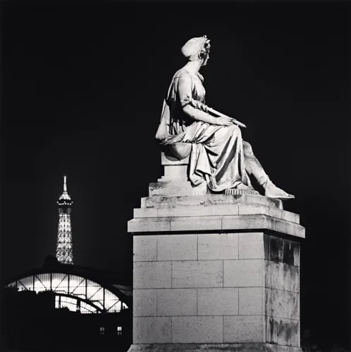 Statue Dramatic High Contrast Mysterious Cityscape