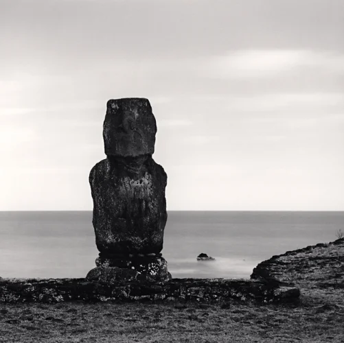Statue Dramatic Textured High Contrast Mysterious Timeless