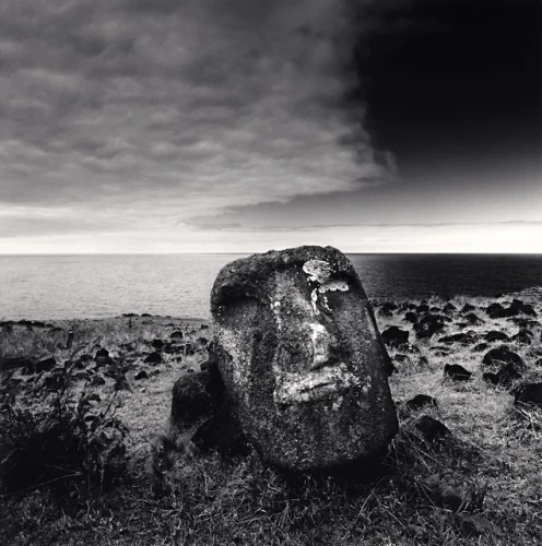 Statue Dramatic Textured High Contrast Mysterious Seascape