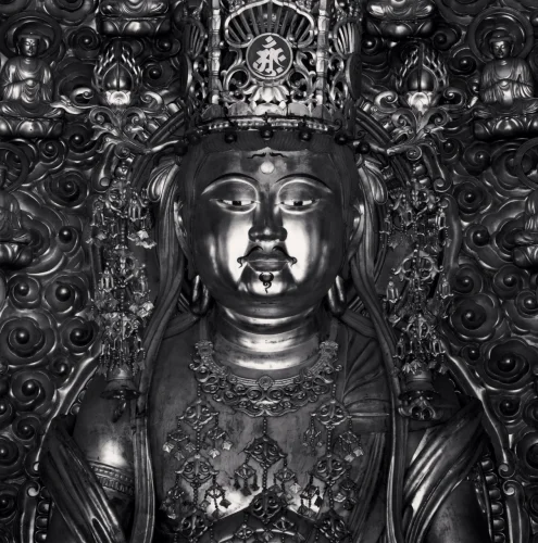 Statue Dramatic Textured High Contrast Mysterious