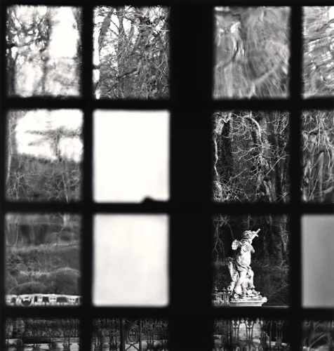 Statue Dramatic Textured High Contrast Mysterious Nature