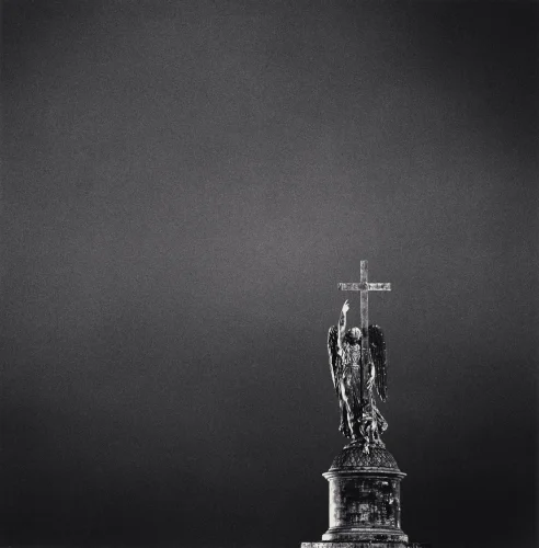 Statue High Contrast Dramatic Mysterious Atmospheric