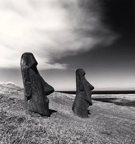 Statue High Contrast Dramatic Mysterious Timeless