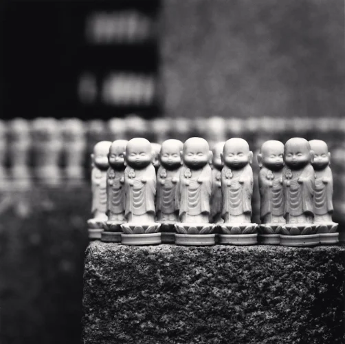 Statue Minimalist High Contrast Mysterious Monochrome