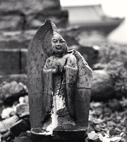 Statue Textured High Contrast Mysterious Atmospheric