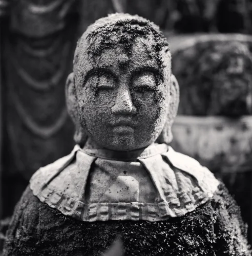 Statue Textured High Contrast Mysterious Atmospheric