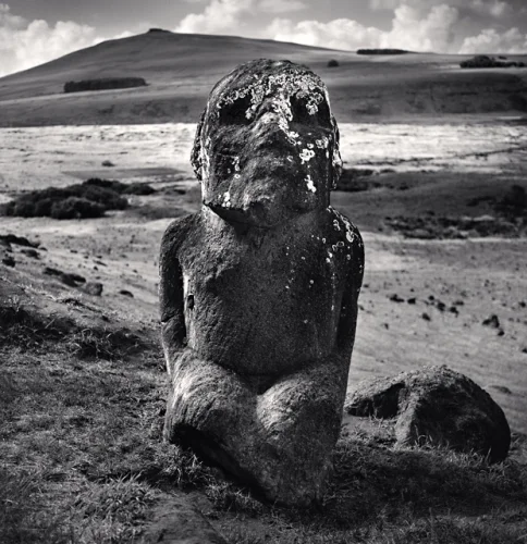 Statue Textured High Contrast Mysterious Timeless