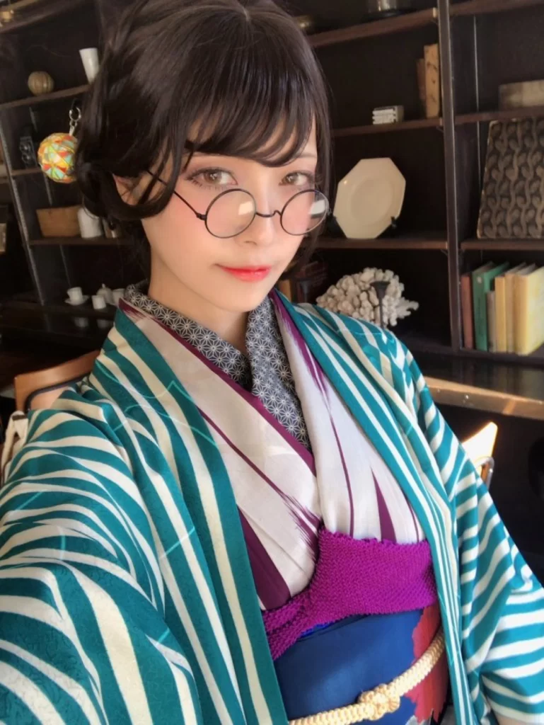 Teal Striped Kimono Selfie