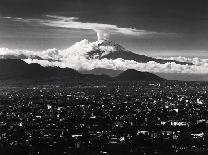 Volcano Eruption Cloudy Cityscape High Contrast Dramatic Atmospheric