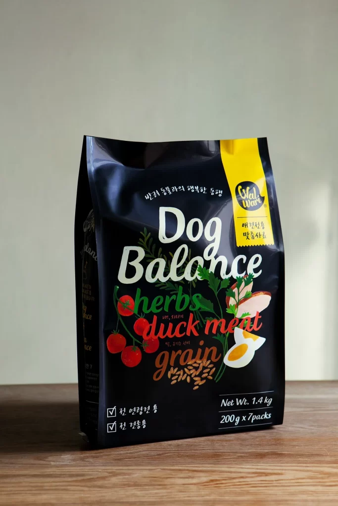 Walwari Dog Black Yellow Illustration Packaging