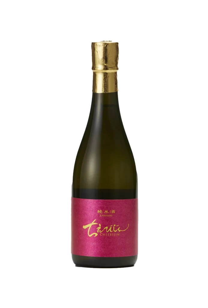 Chiebijin Junmai Premium 720ml Packaging