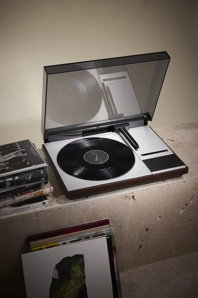 Bang & Olufsen Limited Lifestyle View Beogram 4000c Turntable