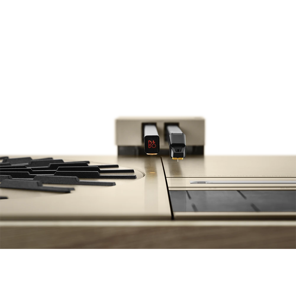 Bang & Olufsen Modern Detail View Beogram 4000c Turntable