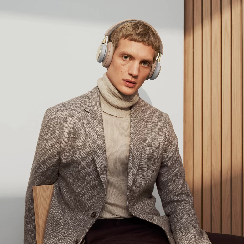 Bang & Olufsen Pair Editorial View Beoplay H9i Headphones