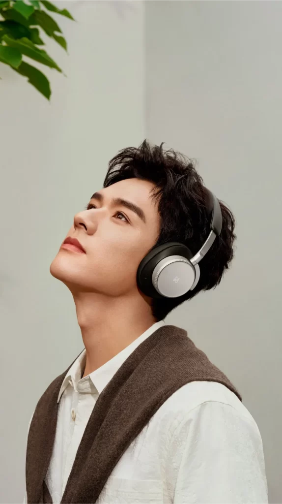 Bang & Olufsen Pair Lifestyle View Beoplay H100 Headphones