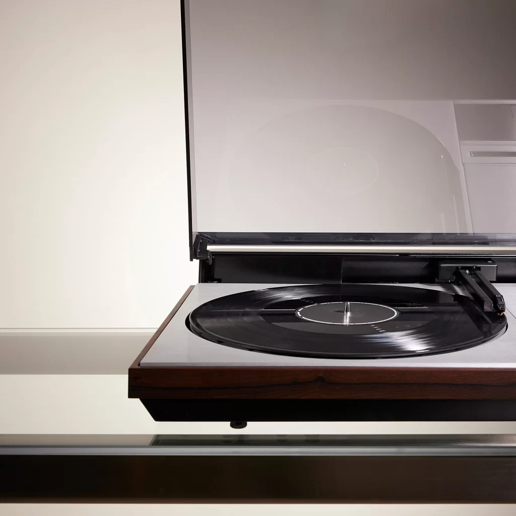 Bang & Olufsen V4 Beogram 4000c Turntable