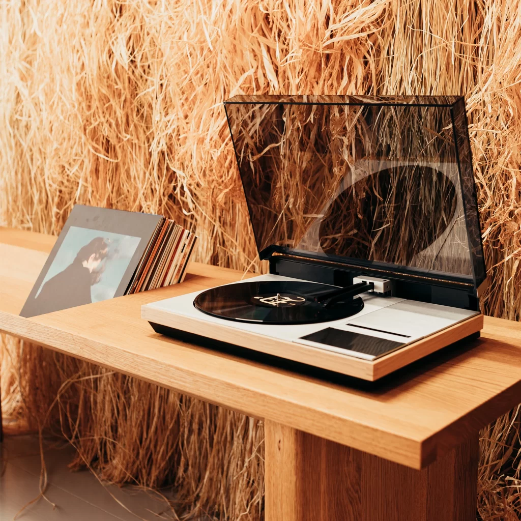 Bang & Olufsen V9 Beogram 4000c Turntable