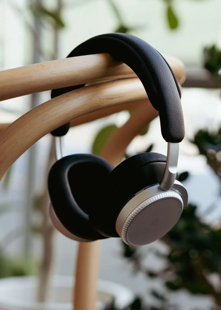 Bang & Olufsen V9 Beoplay H9i Headphones