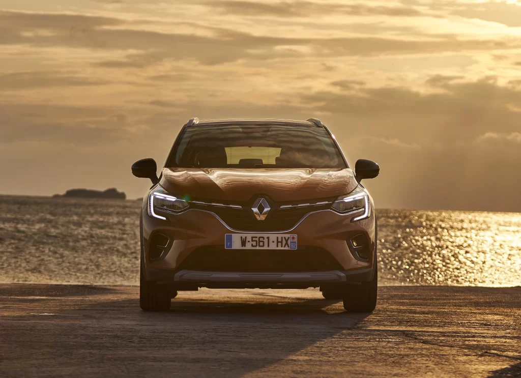 Brown Renault Captur Front View