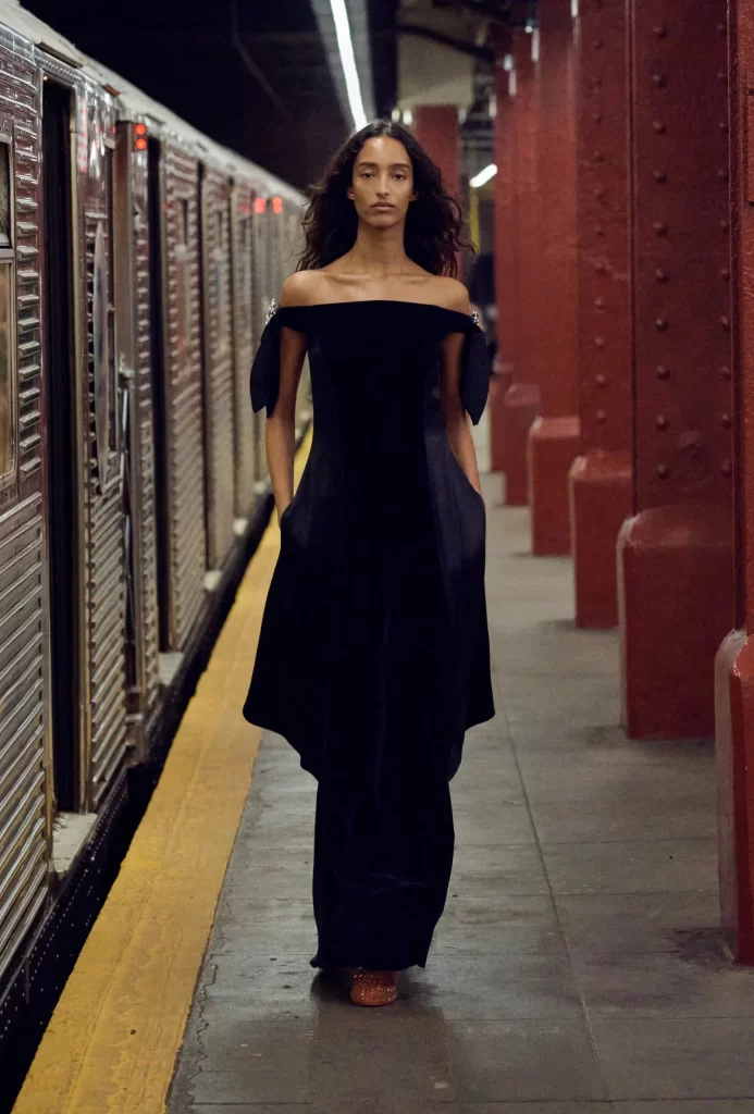 Chanel Metiers d’Art 2026 Look 17 Long Dress Black Runway Photography