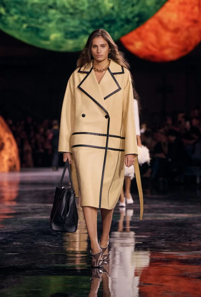 Chanel Spring Summer 2026 Look 30 Coat Beige and Black Runway Photography