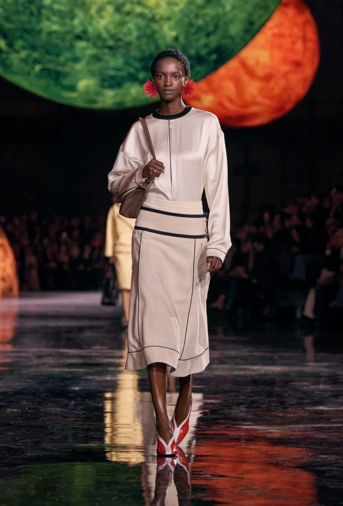 Chanel Spring Summer 2026 Look 28 Top and Skirt Beige and Black Runway Photography