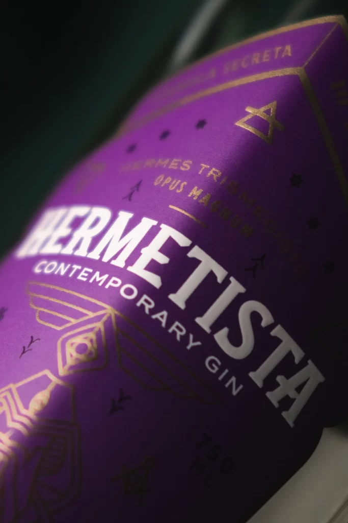Hermetista Gin Label Close Up View