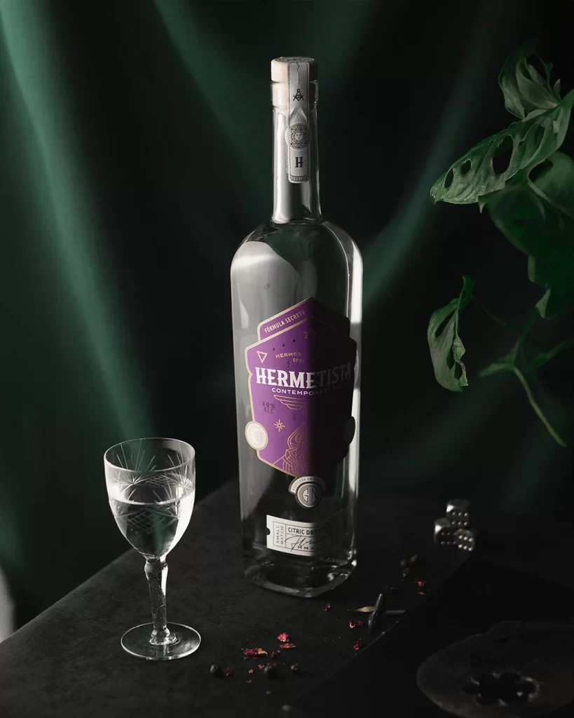 Hermetista Gin Rosemary Scene View