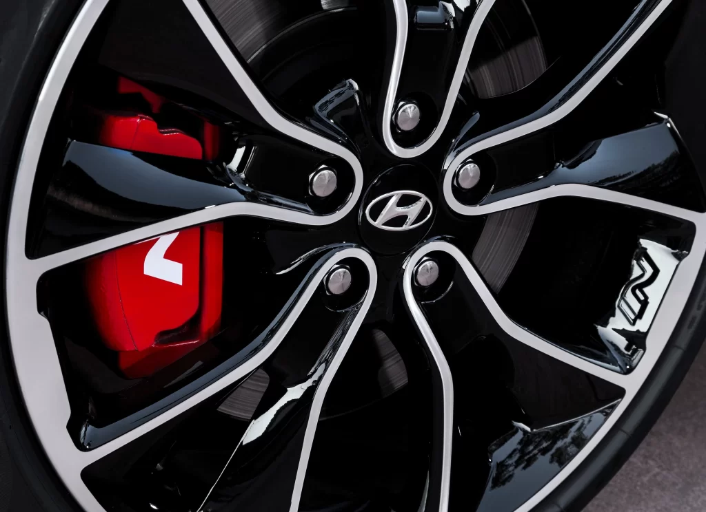 Hyundai Sports Car Wheel Red Brake Calipers
