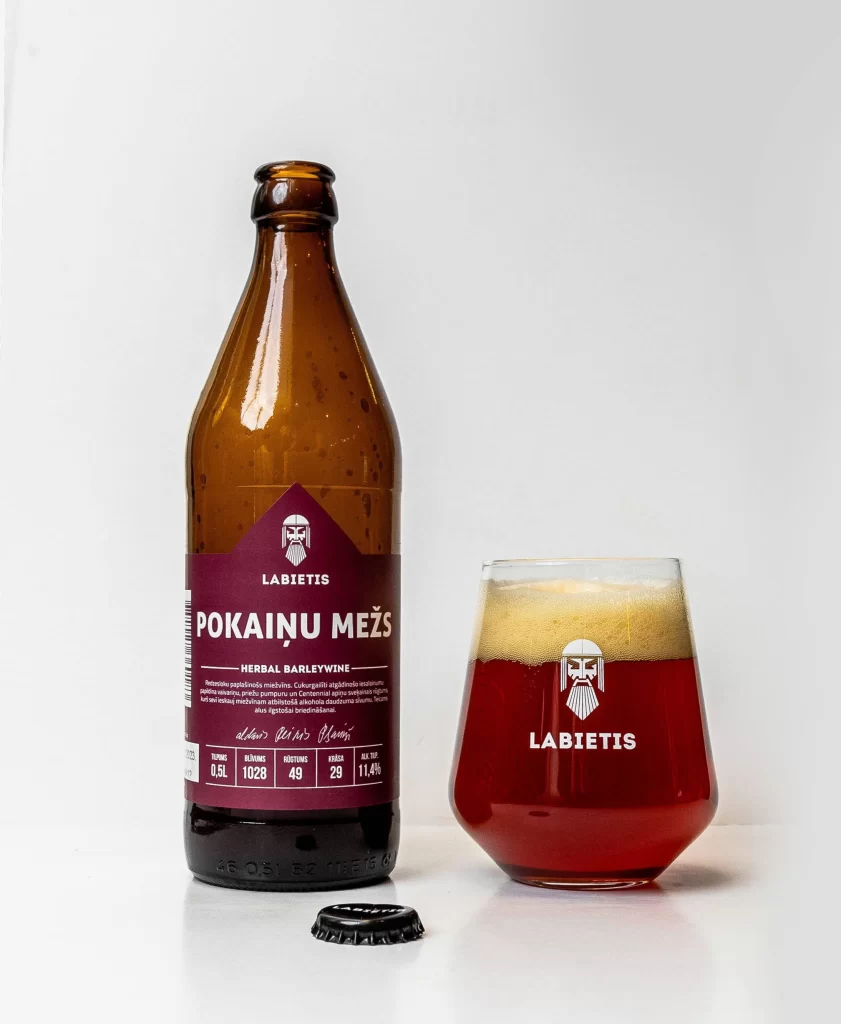 Labietis Pokainu Mezs Beer Bottle and Glass Packaging