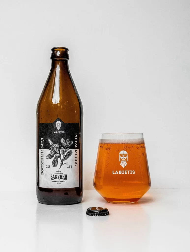 Labietis Purva Medus Mead Bottle and Glass Packaging
