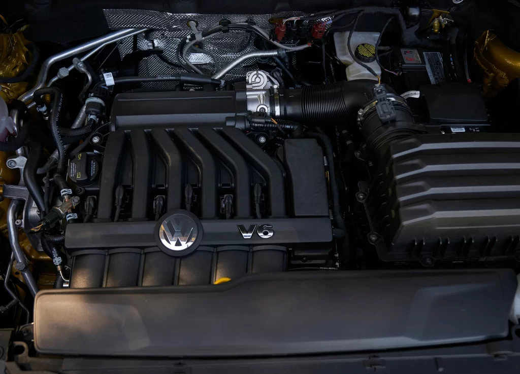 V6 Engine Bay View Detail