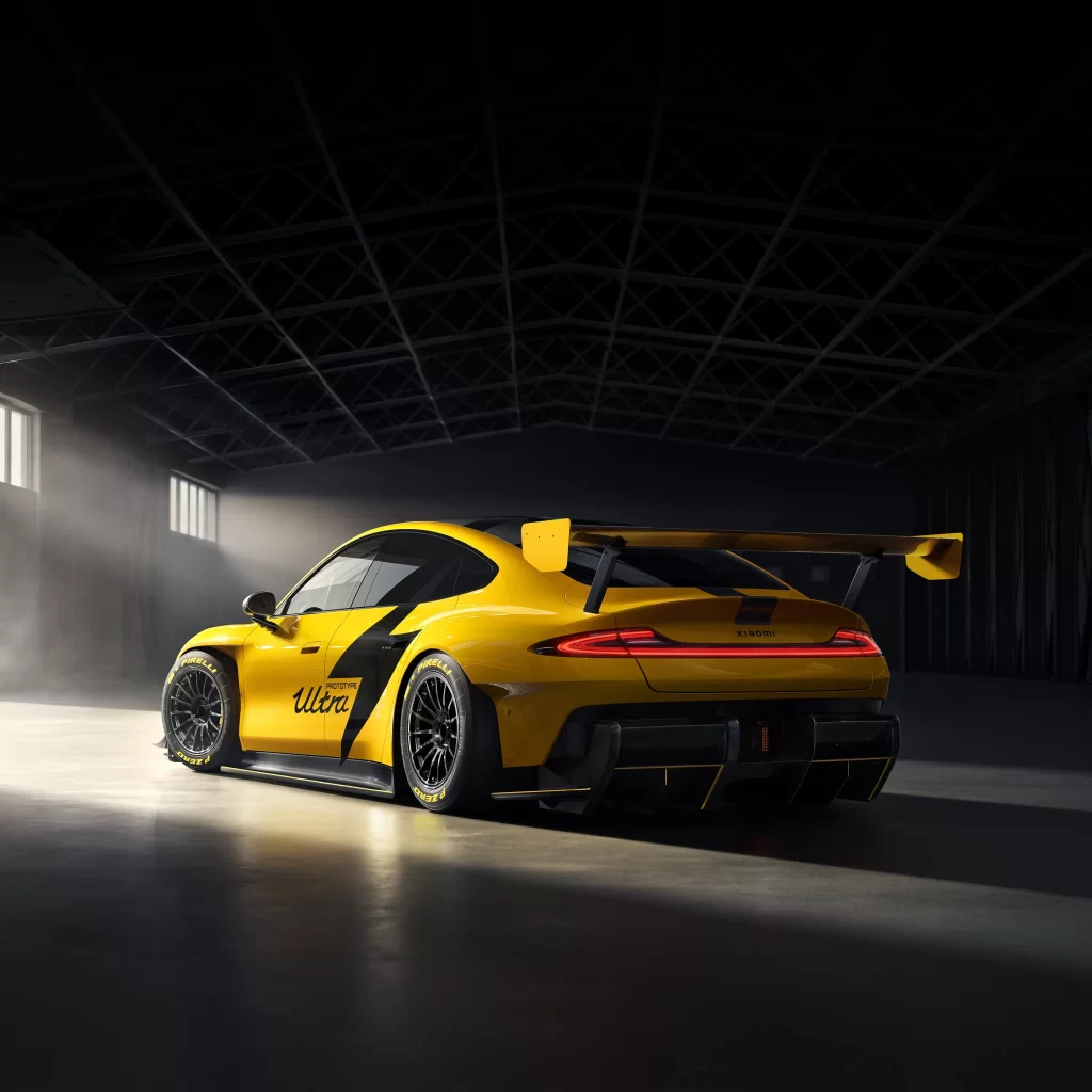 Xiaomi SU7 Rear Wing Advertisement