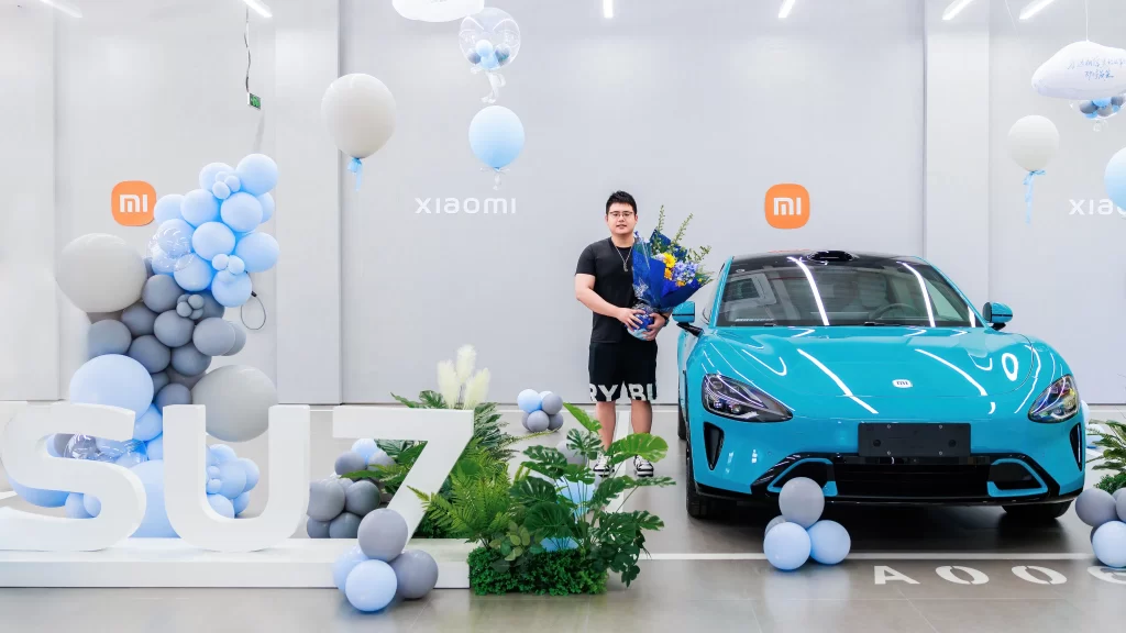 Xiaomi SU7 Teal Balloons Advertisement