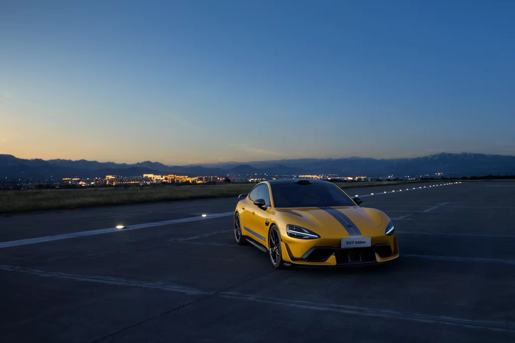 Xiaomi SU7 Ultra Three-Quarter Track View