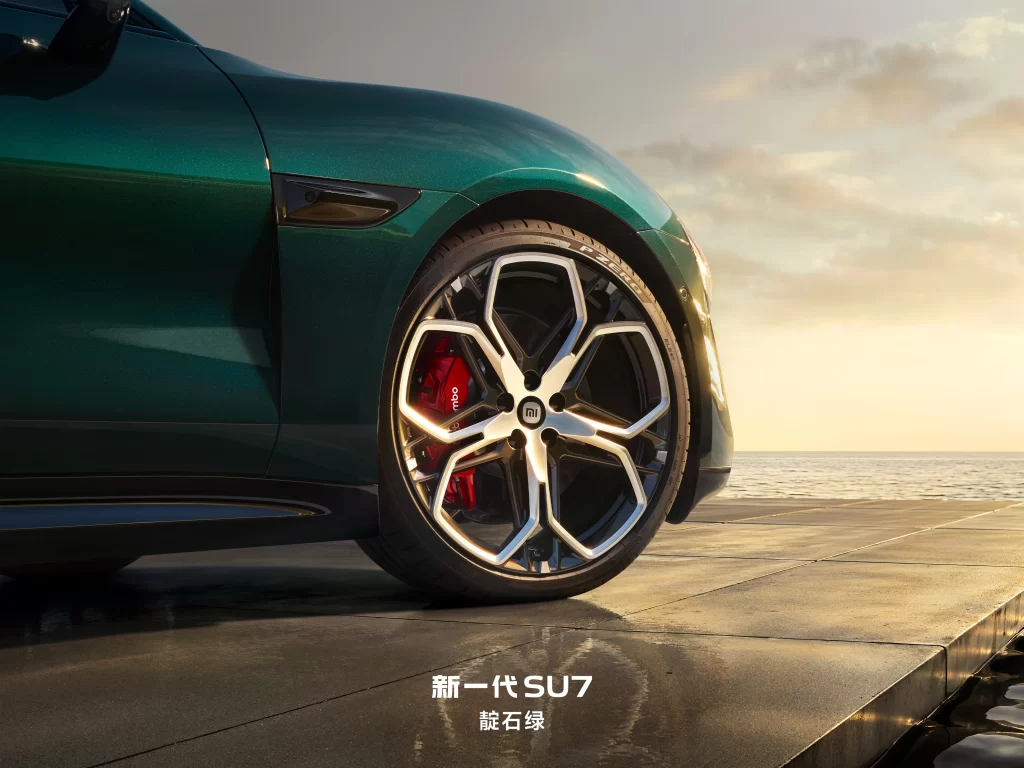 Xiaomi SU7 Wheel Detail Advertisement