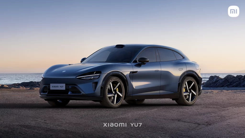 Xiaomi YU7 Suv Road Advertisement