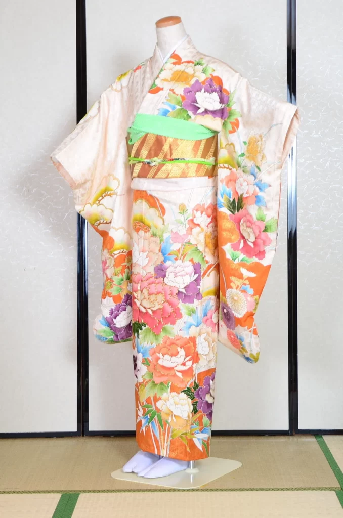 Furisode Kimono FK1-433 Dress Form