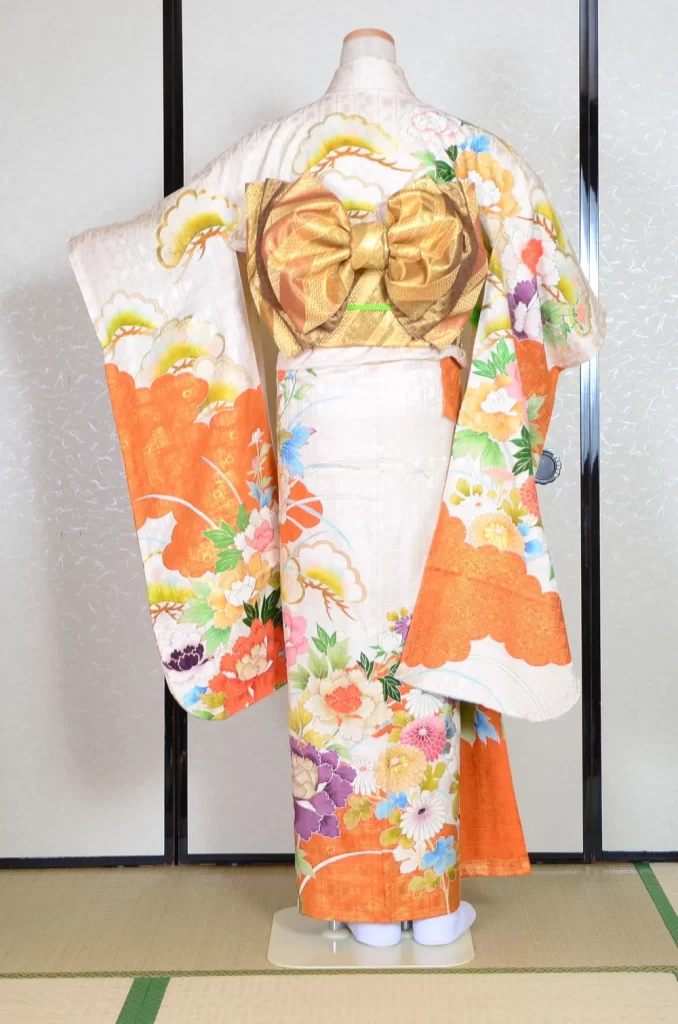 Furisode Kimono FK1-433 Dress Form
