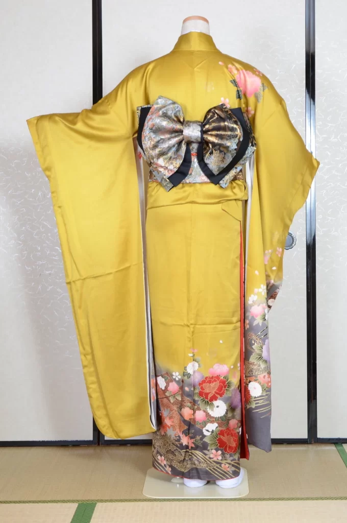Furisode Kimono FK1-576 Dress Form